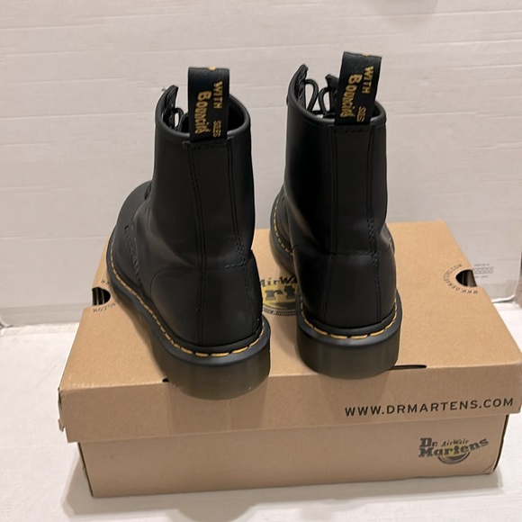 Dr. Martens Black Greasy size 9 - Picture 4 of 8